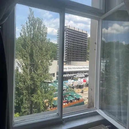 Magnet Apartment Karlovy Vary Exterior photo